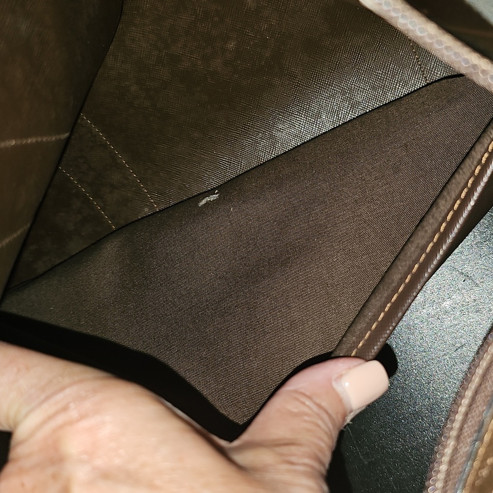 Burberrys Tan and Brown Travel Bag with Signature Style - Picture 11 of 13